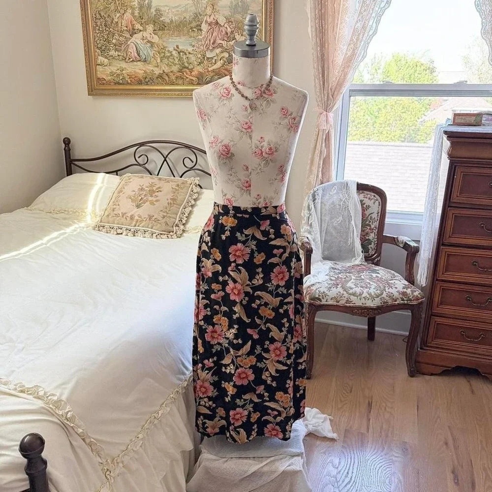 90s villager black floral midi skirt size 12‎ petite